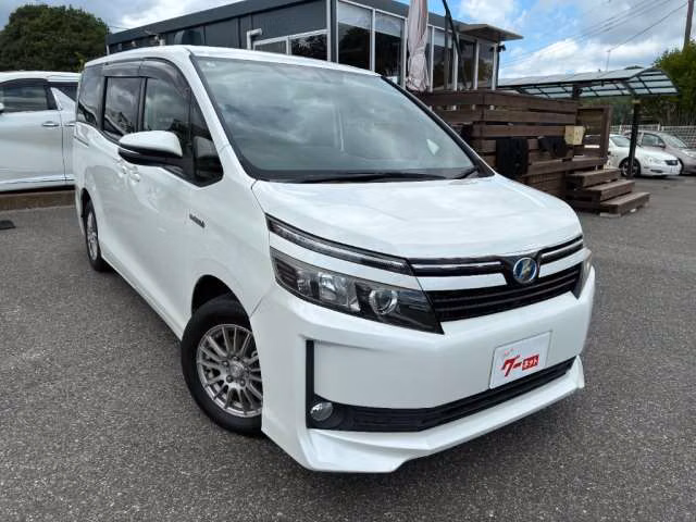 TOYOTA VOXY