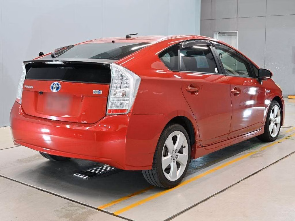 TOYOTA PRIUS
