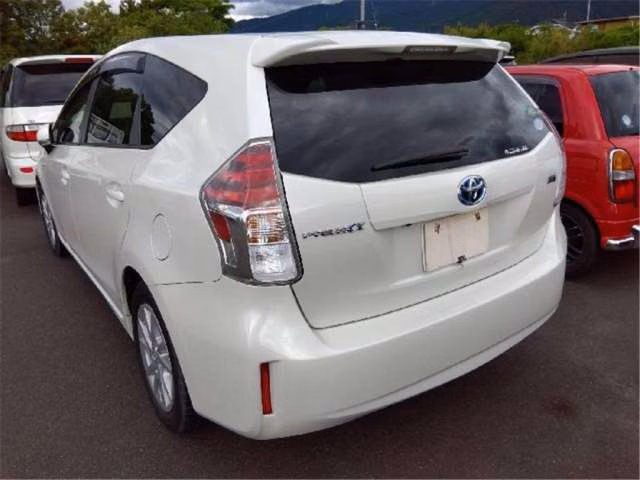 TOYOTA PRIUS ALPHA