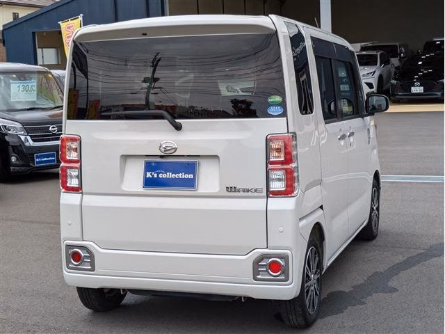 DAIHATSU WAKE
