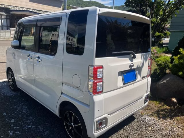 DAIHATSU WAKE