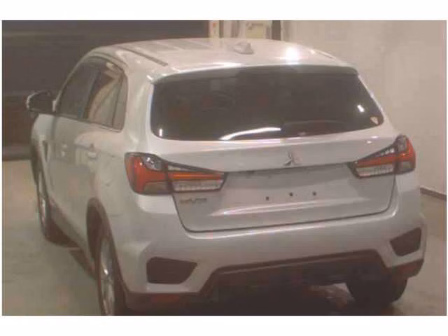MITSUBISHI RVR