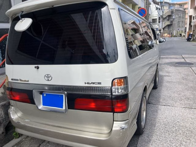 TOYOTA HIACE