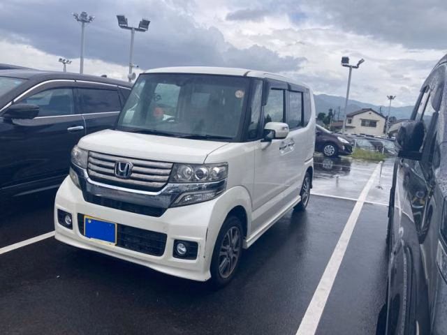 HONDA N-BOX