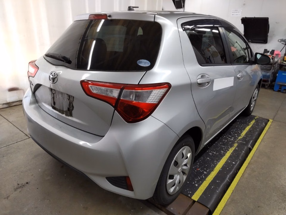 TOYOTA VITZ