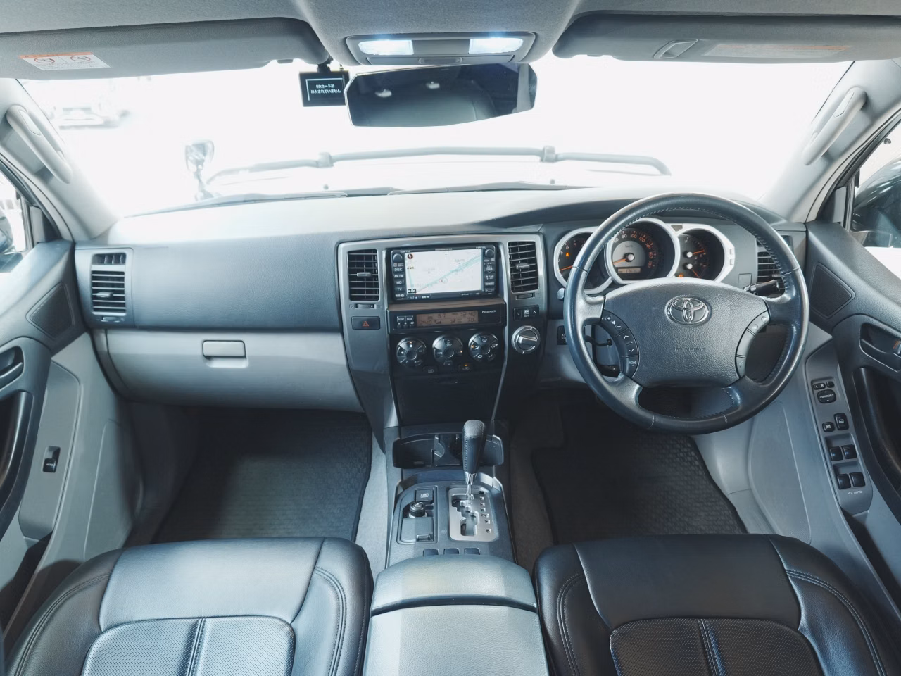 TOYOTA HILUX SURF