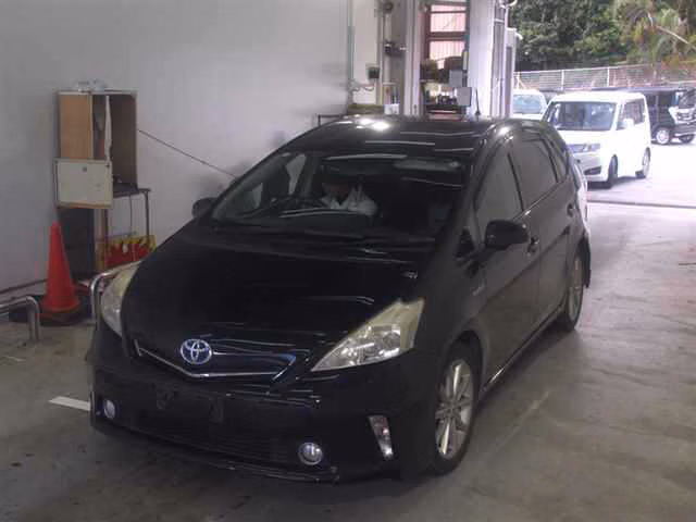 TOYOTA PRIUS ALPHA