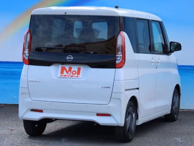 NISSAN ROOX