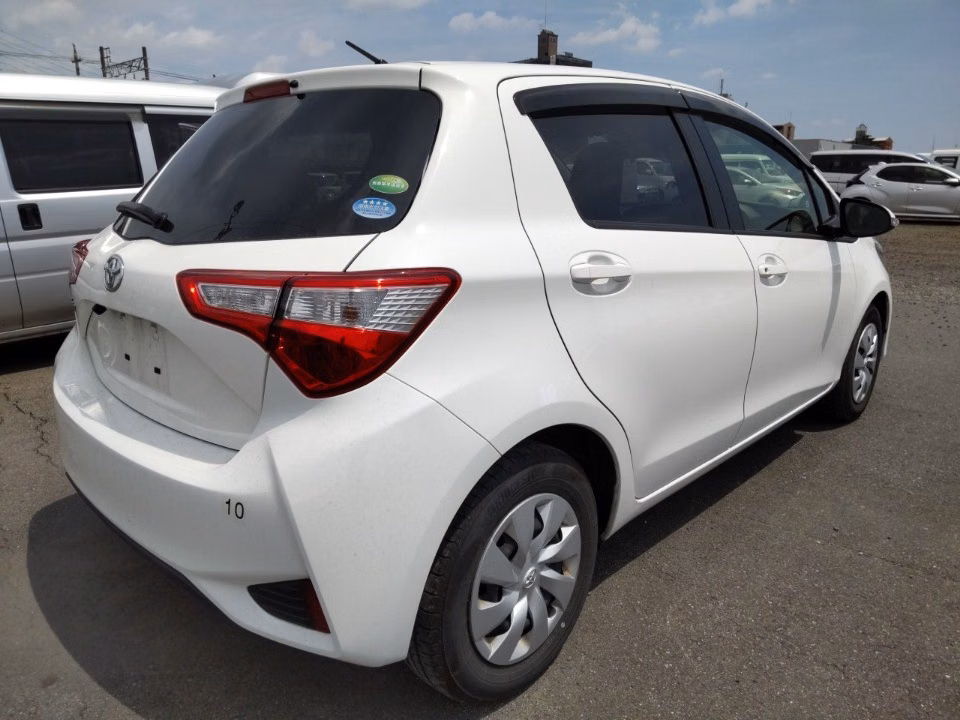 TOYOTA VITZ