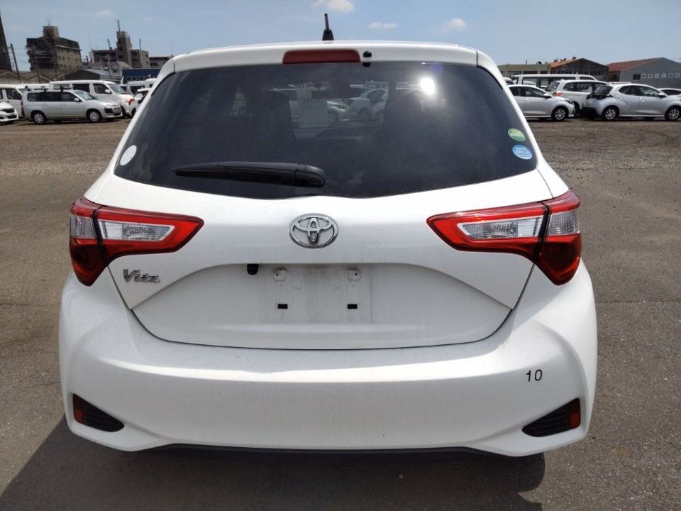 TOYOTA VITZ