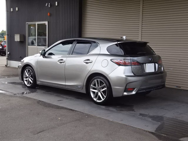 LEXUS CT200H
