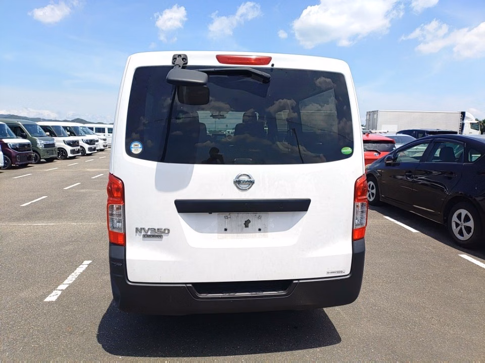 NISSAN NV350 CARAVAN