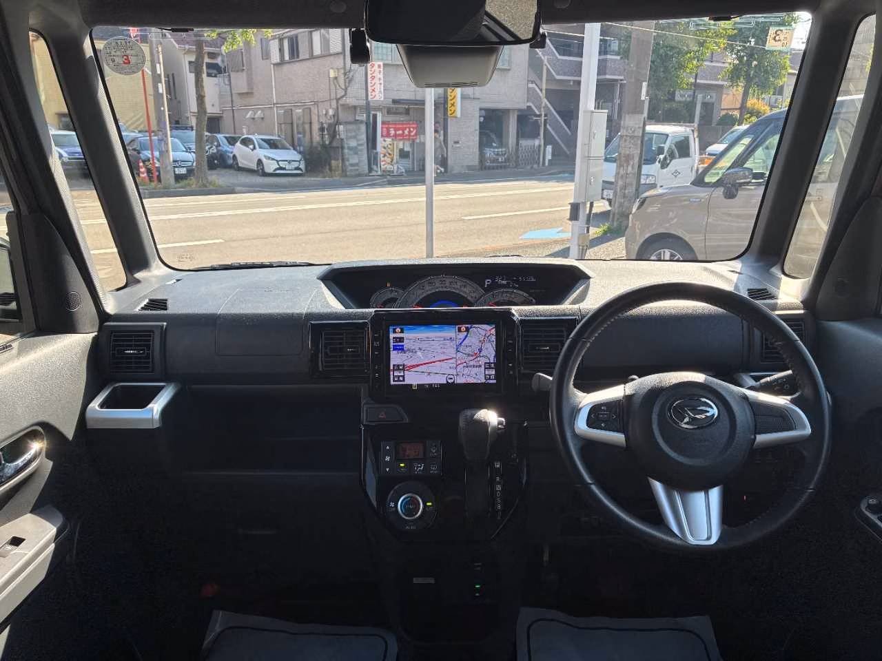 DAIHATSU WAKE