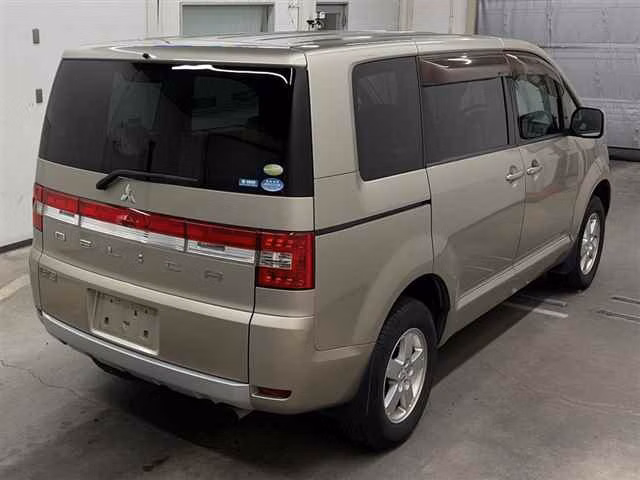 MITSUBISHI DELICA D:5