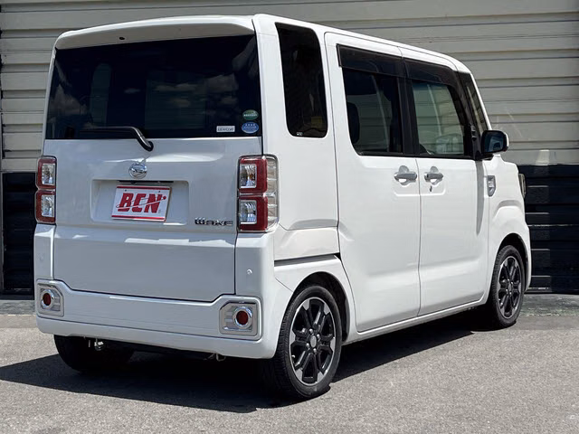 DAIHATSU WAKE