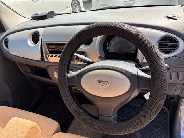 DAIHATSU MOVE LATTE