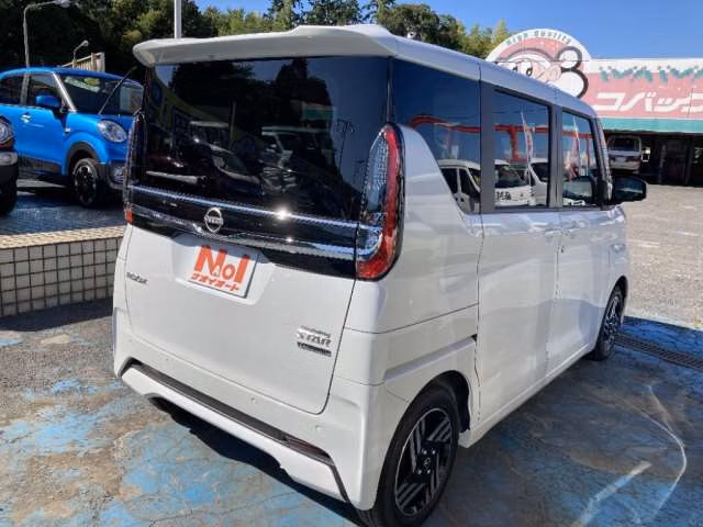 NISSAN ROOX