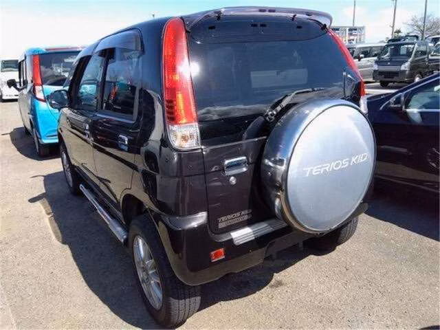 DAIHATSU TERIOS KID
