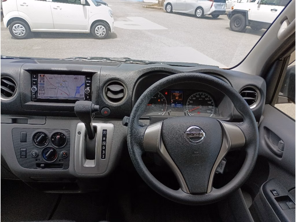 NISSAN NV350 CARAVAN