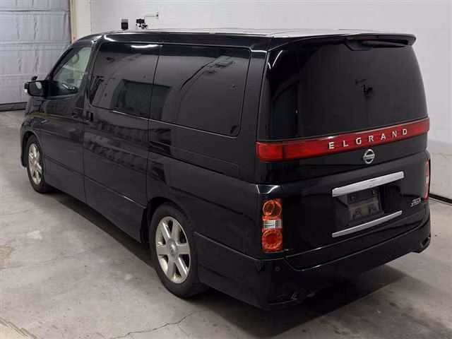 NISSAN ELGRAND
