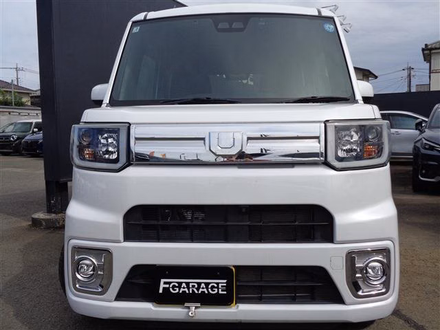 DAIHATSU WAKE