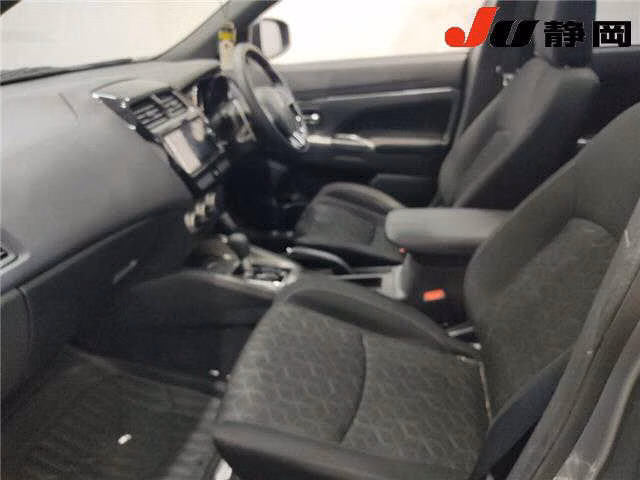 MITSUBISHI RVR