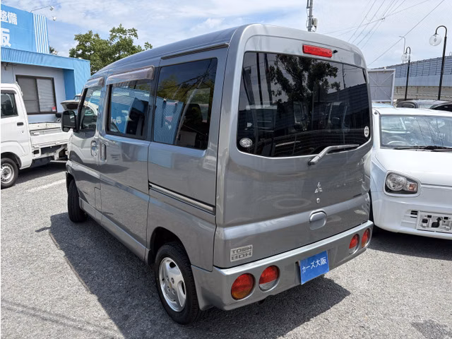 MITSUBISHI TOWN BOX