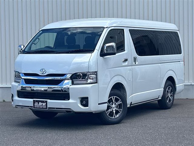 TOYOTA HIACE