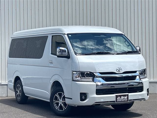 TOYOTA HIACE