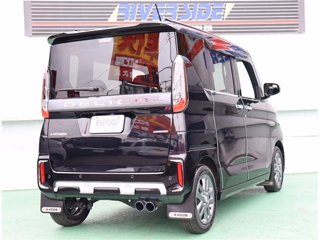 MITSUBISHI DELICA MINI