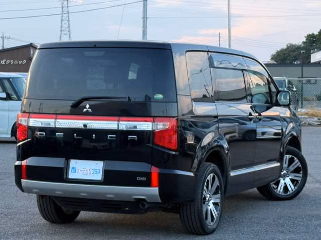 MITSUBISHI DELICA D:5