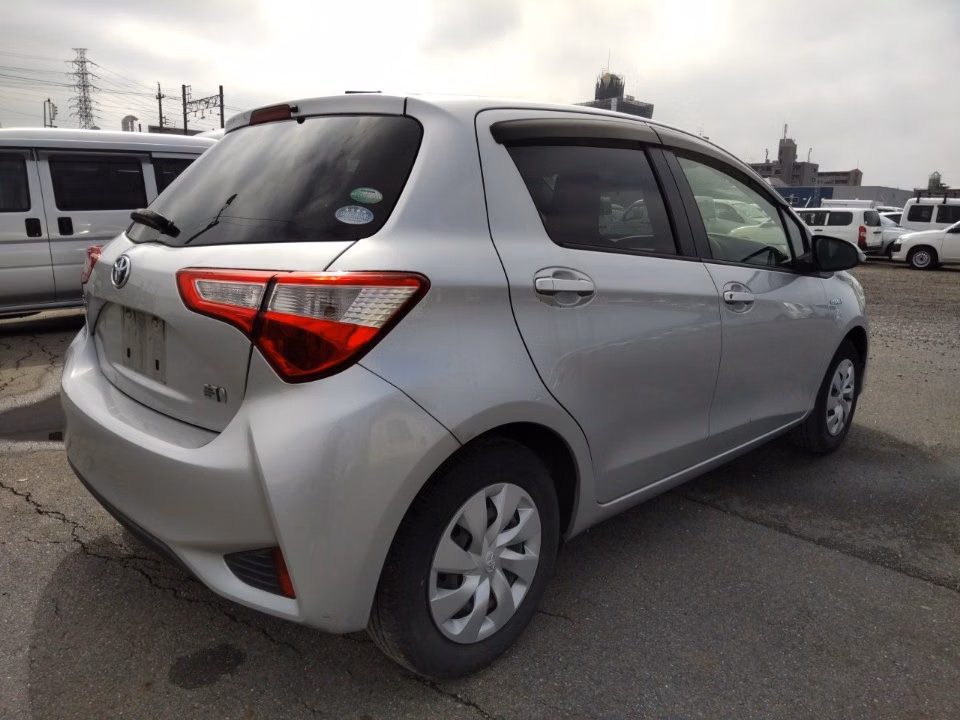 TOYOTA VITZ