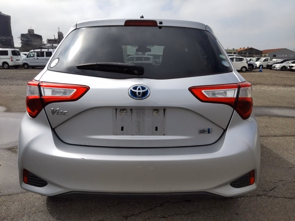 TOYOTA VITZ