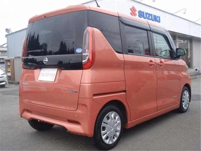 NISSAN ROOX