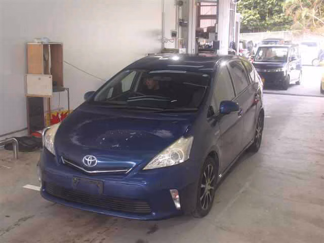 TOYOTA PRIUS ALPHA
