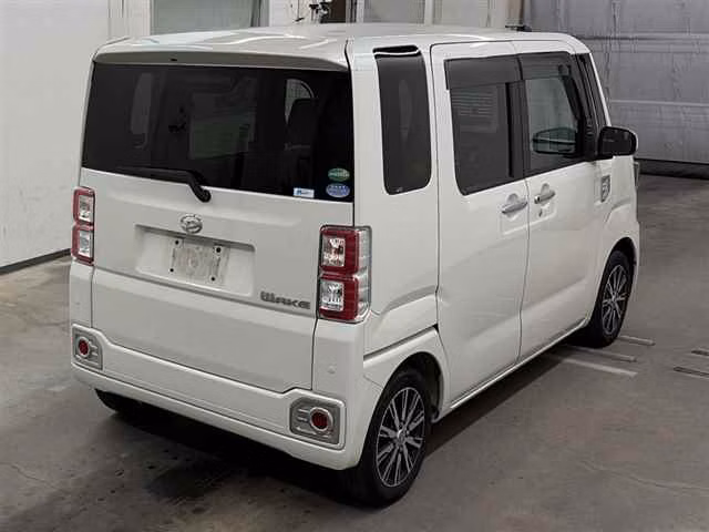 DAIHATSU WAKE