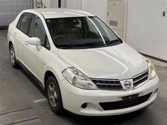 NISSAN TIIDA LATIO