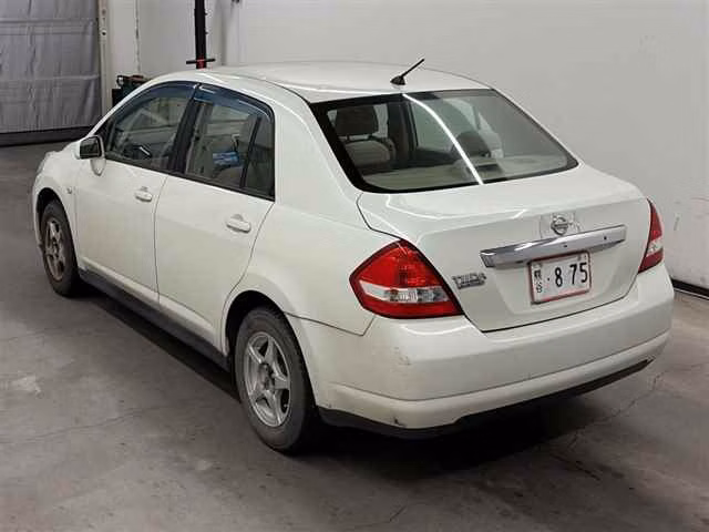 NISSAN TIIDA LATIO