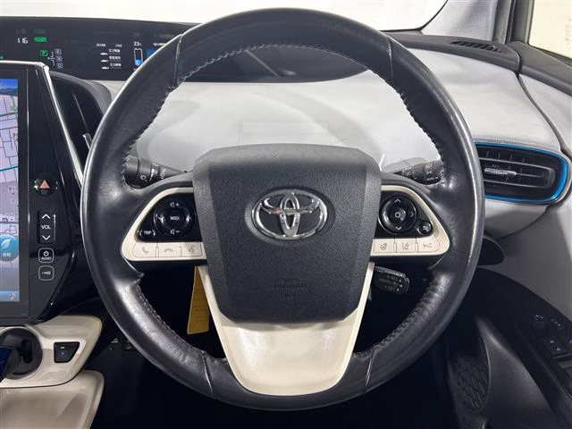TOYOTA PRIUS PHV