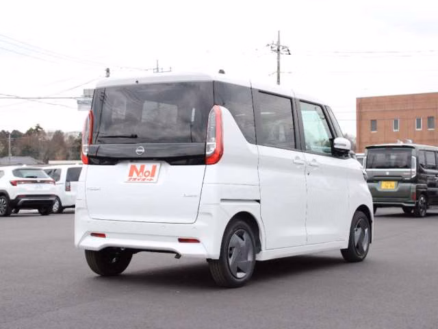 NISSAN ROOX