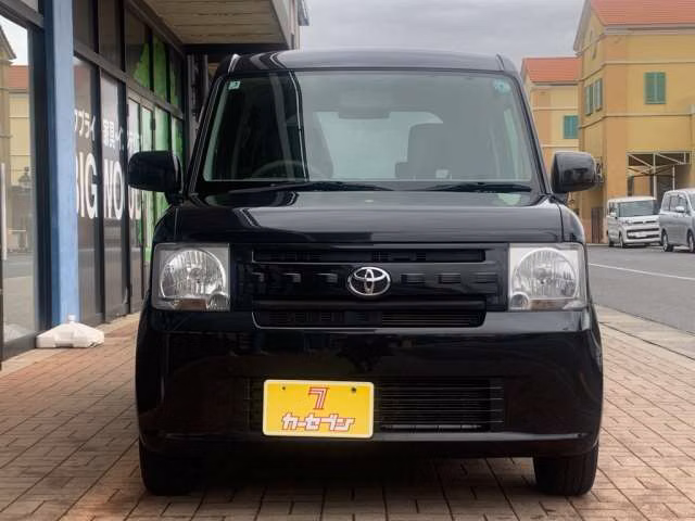 TOYOTA PIXIS SPACE