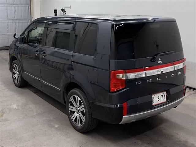 MITSUBISHI DELICA D:5