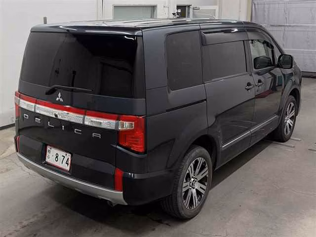 MITSUBISHI DELICA D:5