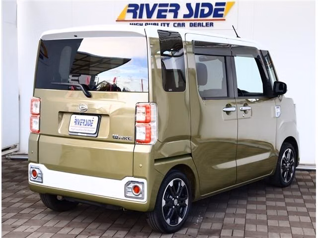 DAIHATSU WAKE