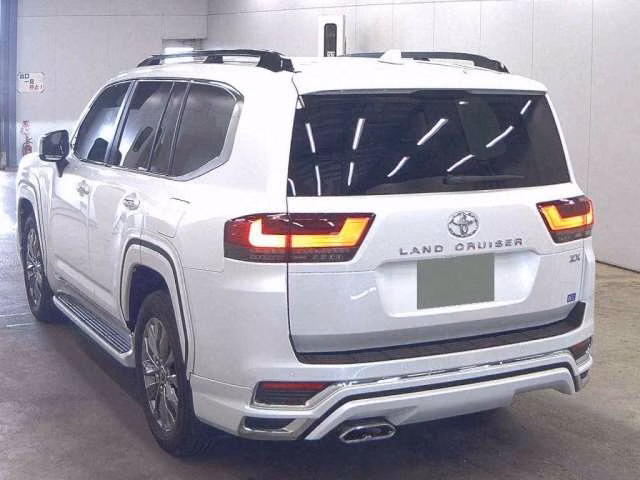 TOYOTA LAND CRUISER