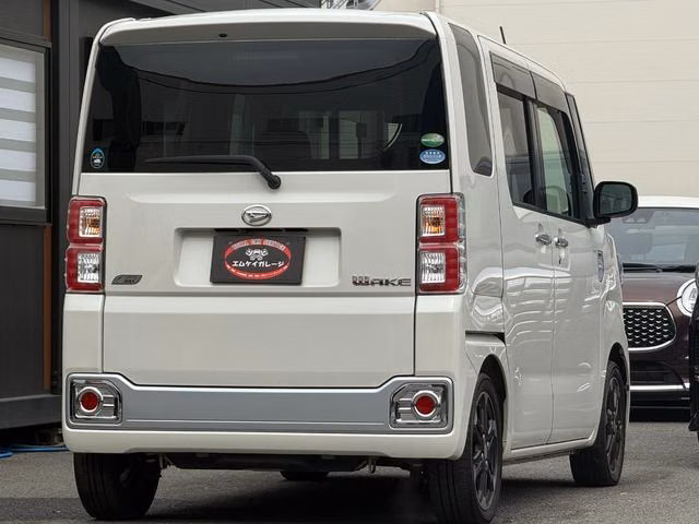 DAIHATSU WAKE