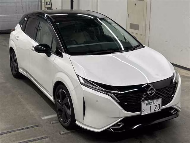 NISSAN AURA
