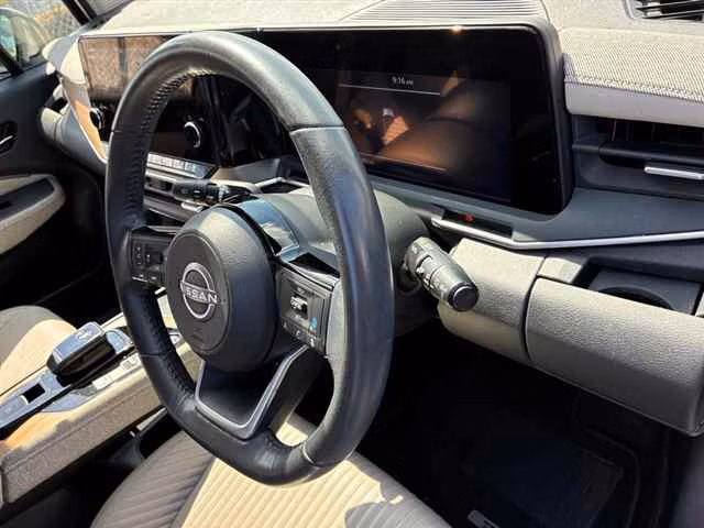 NISSAN AURA