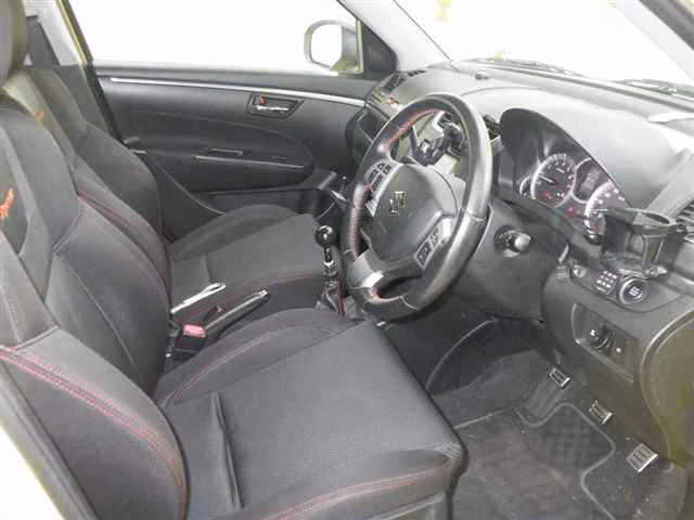SUZUKI SWIFT