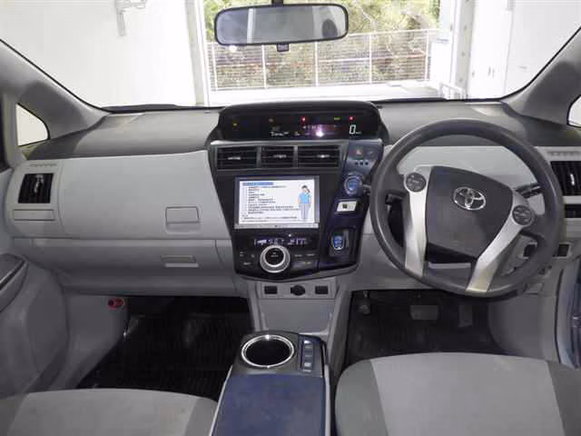 TOYOTA PRIUS ALPHA